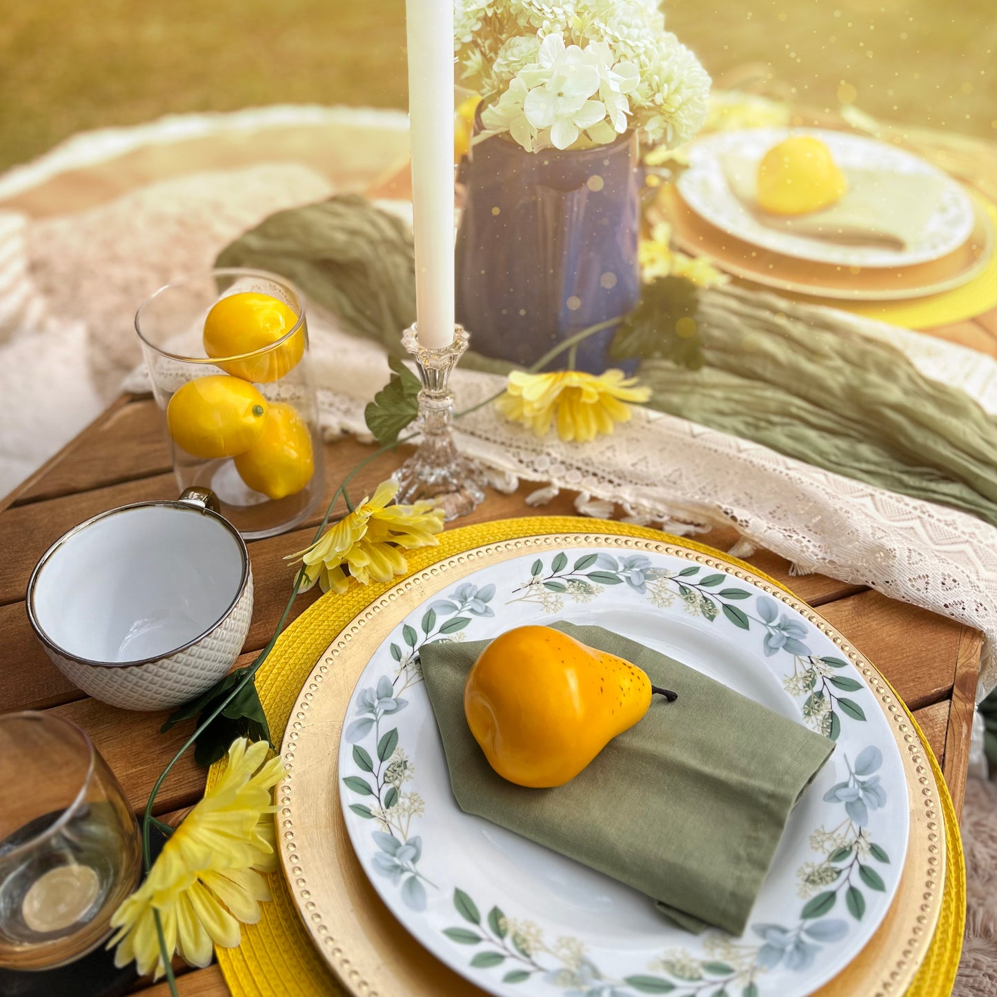 Bright & Cheery beside the Boathouse